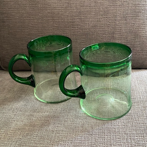 Vintage Pair of Arabia Wartsila Finland Large Green Ombré Glass Mugs - Picture 5 of 10